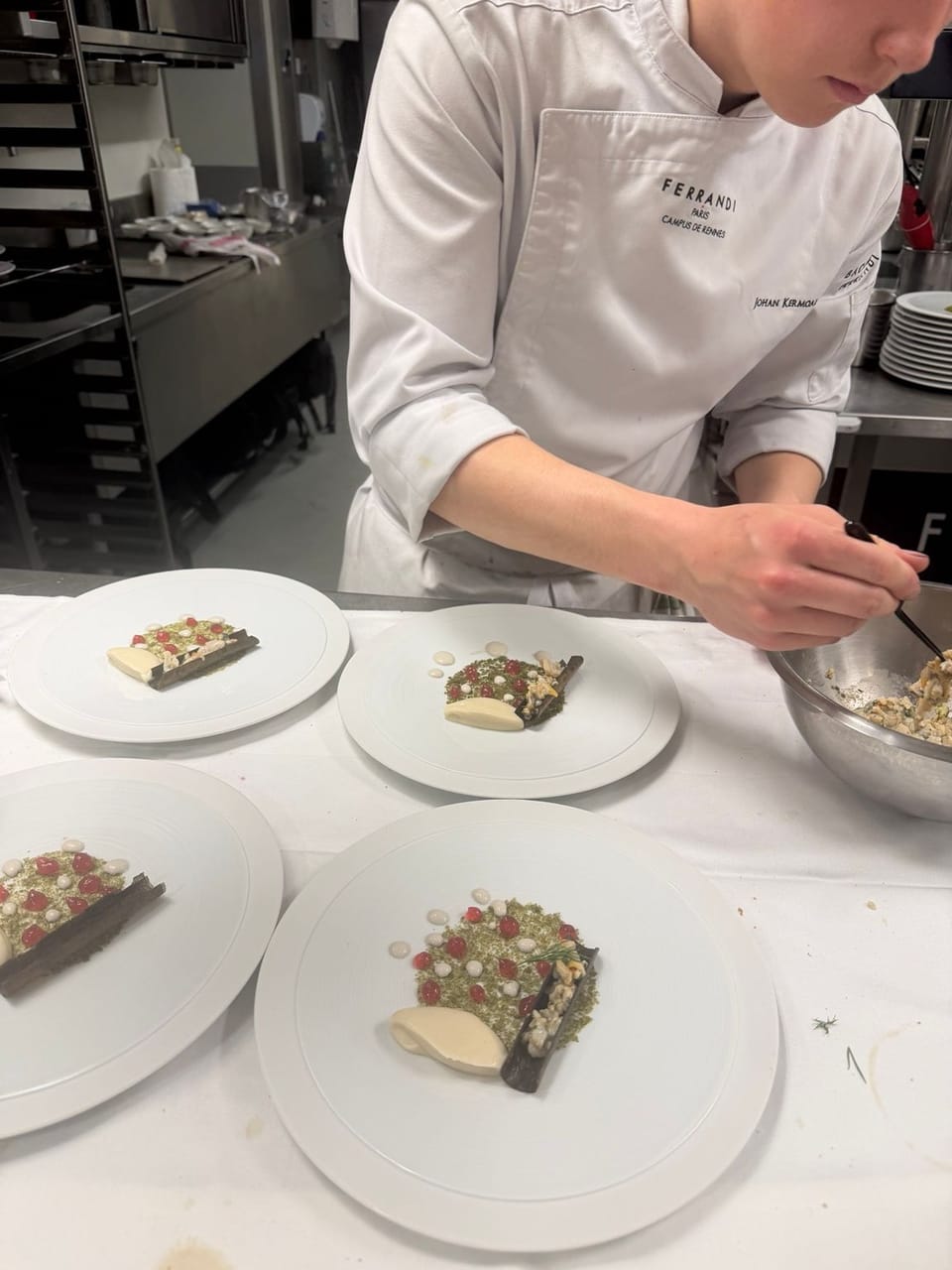Service d'une entrée de couteau en trompe l'oeil